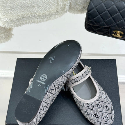 CC FLAT MARY JANE 25SS IN GREY EMBELLISHED WITH RHINESTONES