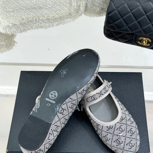 CC FLAT MARY JANE 25SS IN GREY EMBELLISHED WITH RHINESTONES
