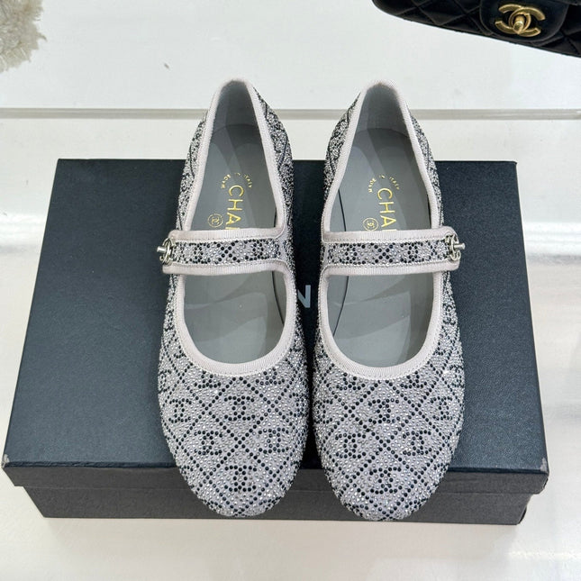 CC FLAT MARY JANE 25SS IN GREY EMBELLISHED WITH RHINESTONES