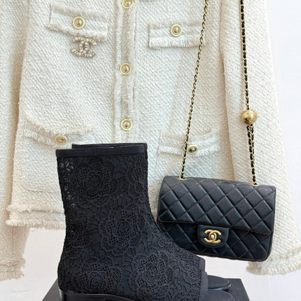 CC PEEP-TOE BOOTS 25SS IN BLACK EMBOSSED LACE FABRIC