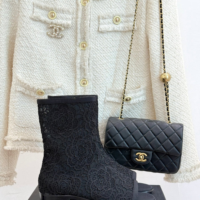 CC PEEP-TOE BOOTS 25SS IN BLACK EMBOSSED LACE FABRIC