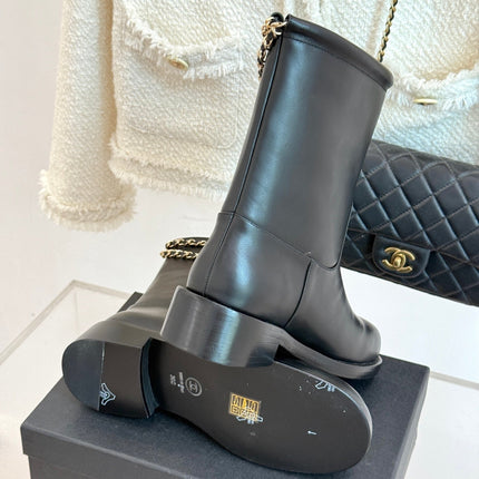 CC SHORT BOOTS IN BLACK CALFSKIN