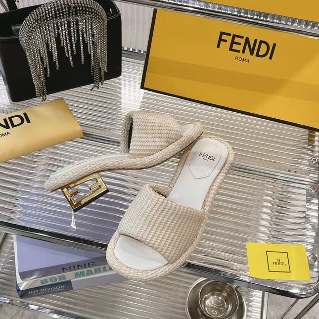 FENDI BAGUETTE SLIDES WOMEN IN BEIGE RAFFIA