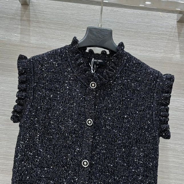 CHANEL SLEEVELESS TOP STYLE 74