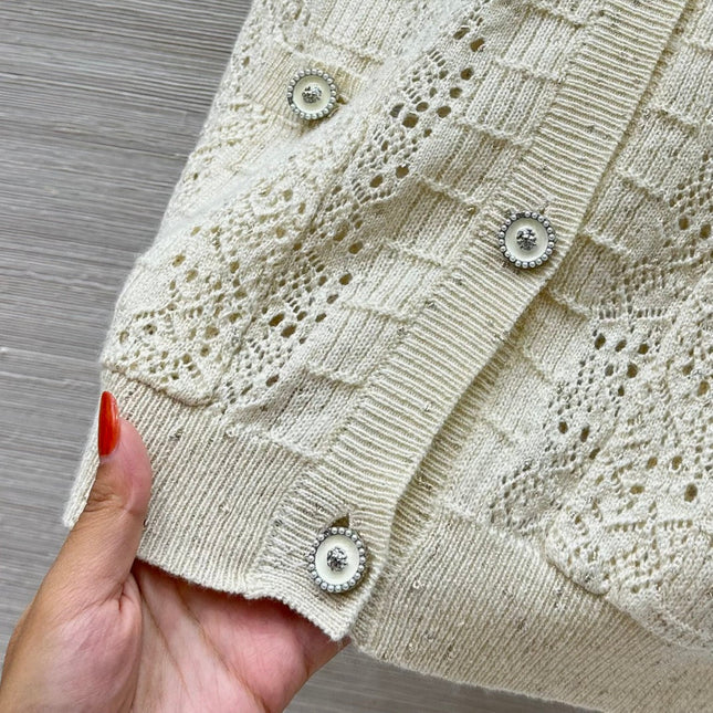 CHANEL SLEEVELESS TOP STYLE 72