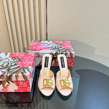 DG FOOTWEAR – LIGHT 100MM IN BEIGE PATENT CALFSKIN MULES