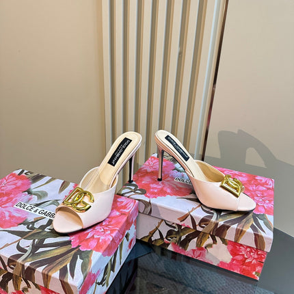 DG FOOTWEAR – LIGHT 100MM IN BEIGE PATENT CALFSKIN MULES