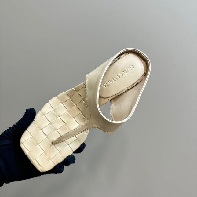 MARELLA THONG IN BISQUE BEIGE LEATHER WITH SIGNATURE INTRECCIATO INSOLE 55 MM