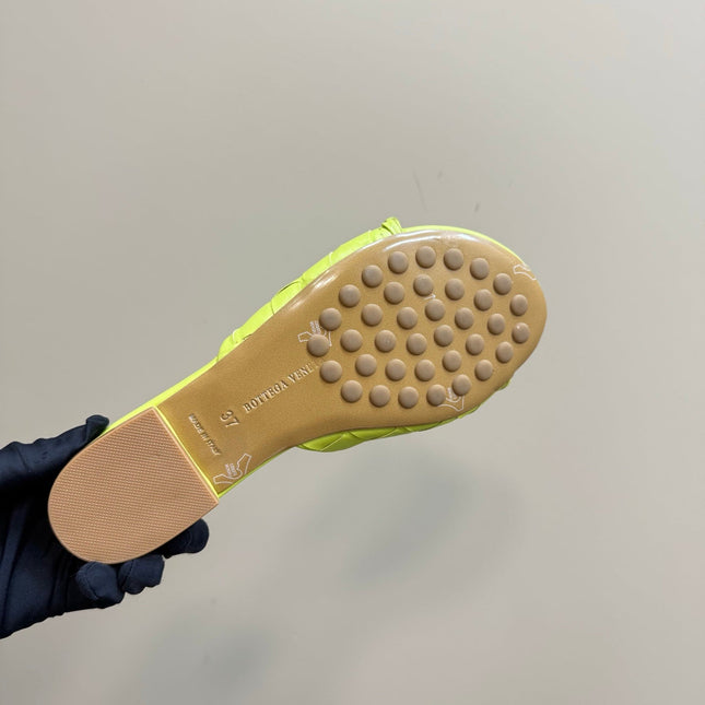 BLINK FLAT MULE IN NEON YELLOW INTRECCIATO LEATHER