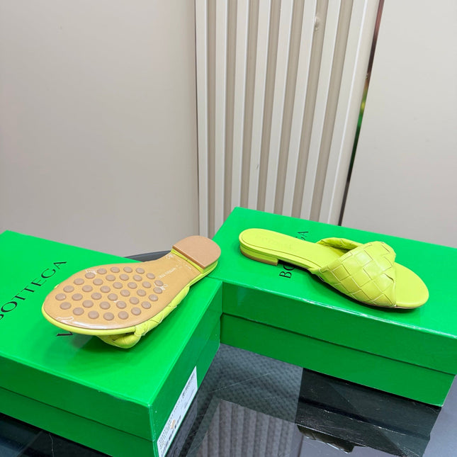 BLINK FLAT MULE IN NEON YELLOW INTRECCIATO LEATHER