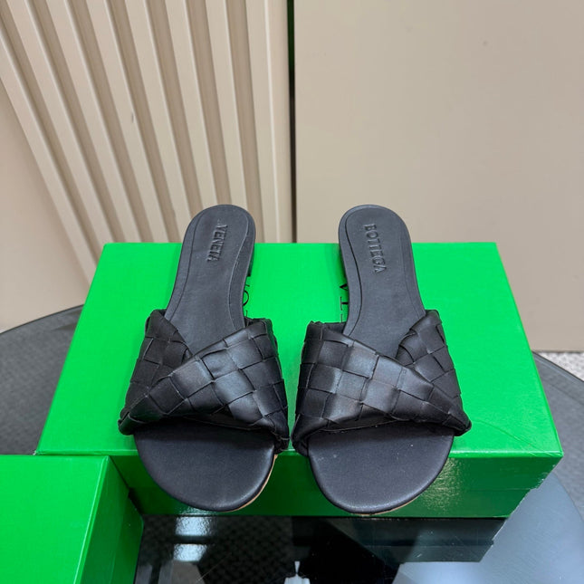 BLINK FLAT MULE IN BLACK INTRECCIATO LEATHER