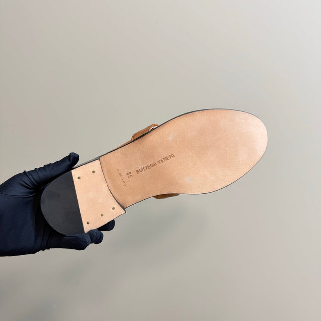 ASTAIRE MULE IN CINNAMON BROWN CALFSKIN