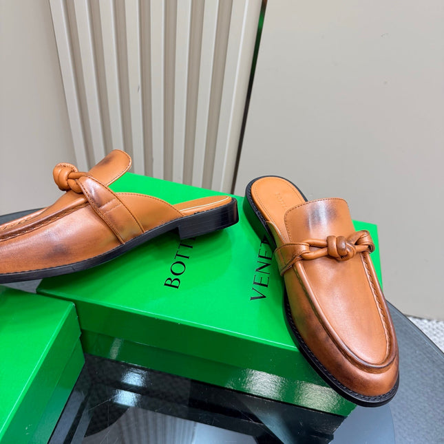 ASTAIRE MULE IN CINNAMON BROWN CALFSKIN