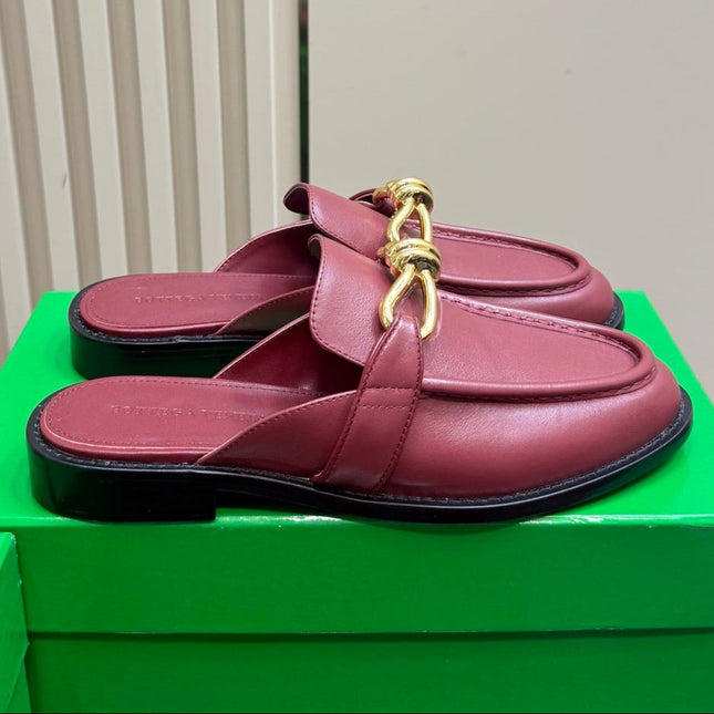 ASTAIRE MULE IN BERRY RED CALFSKIN WITH GOLD HARDWARE