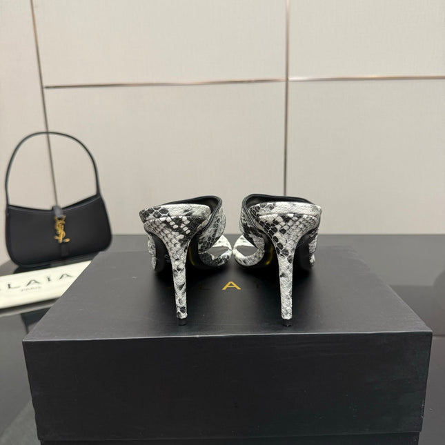 ALAIA HEELED THONG 25S IN WHITE AND BLACK LAMBSKIN SNAKE-EMBOSSED
