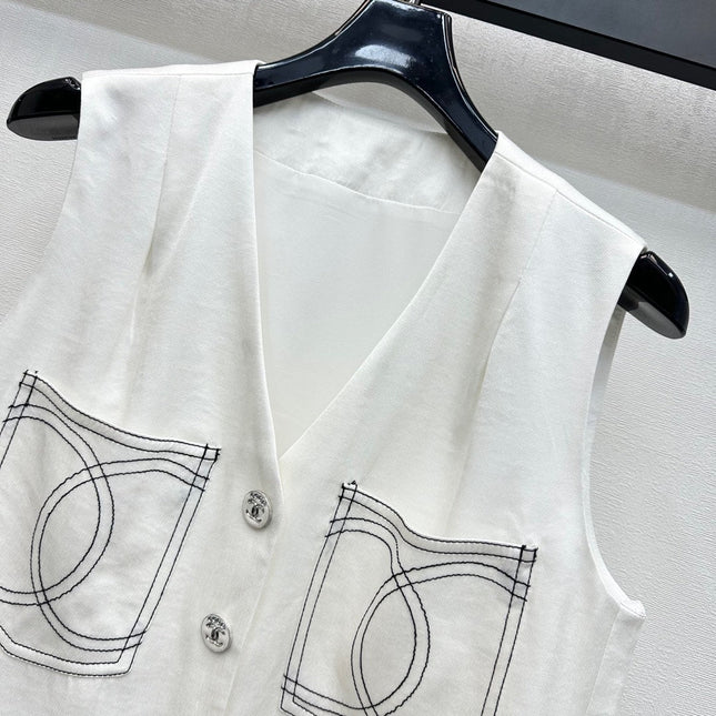 CHANEL SLEEVELESS BUTTONED BLAZER 274758