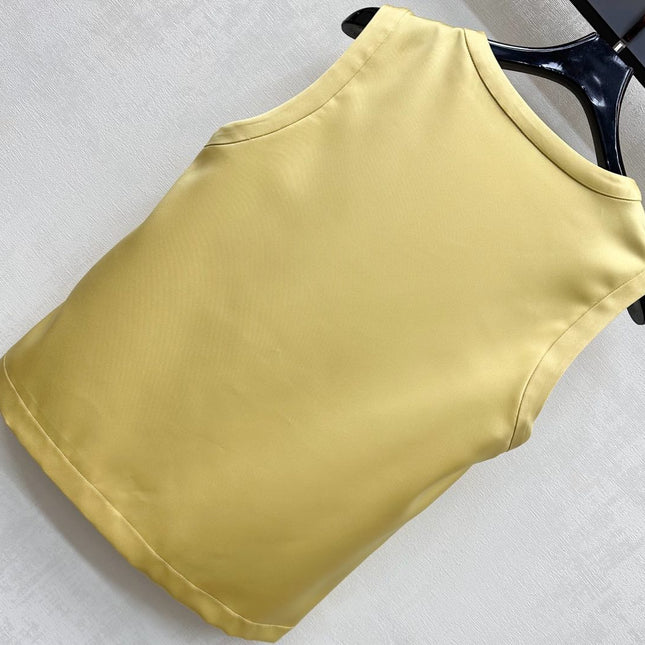CHANEL SLEEVELESS ROUND-NECK BUTTON-UP TOP 274771