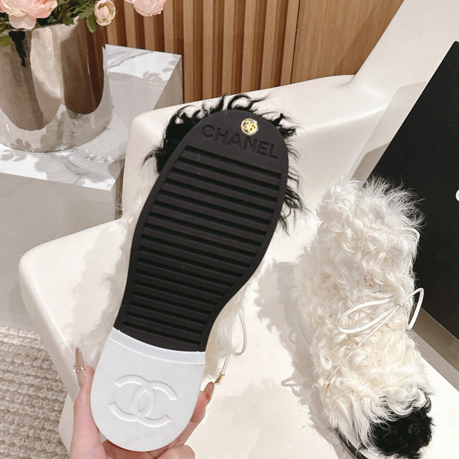 SHORT BOOTS IN WHITE LAMB FUR AND LAMBSKIN 962186