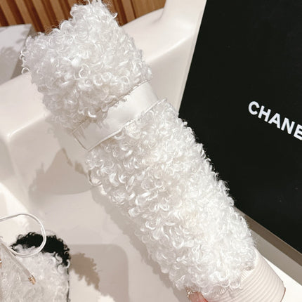 SHORT BOOTS IN WHITE LAMB FUR AND LAMBSKIN 962188