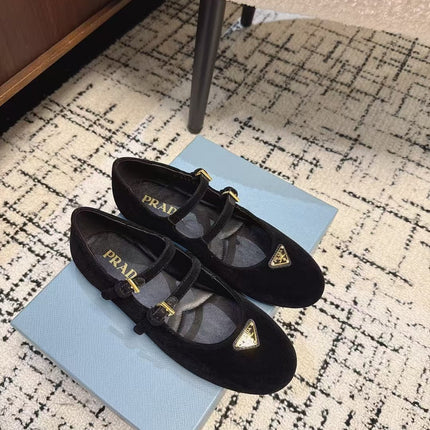 MARY JANE FLAT WITH TRIANGLE LOGO IN BLACK VELVET