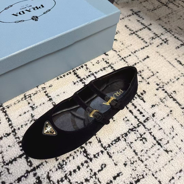 MARY JANE FLAT WITH TRIANGLE LOGO IN BLACK VELVET