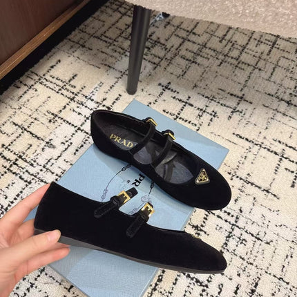 MARY JANE FLAT WITH TRIANGLE LOGO IN BLACK VELVET