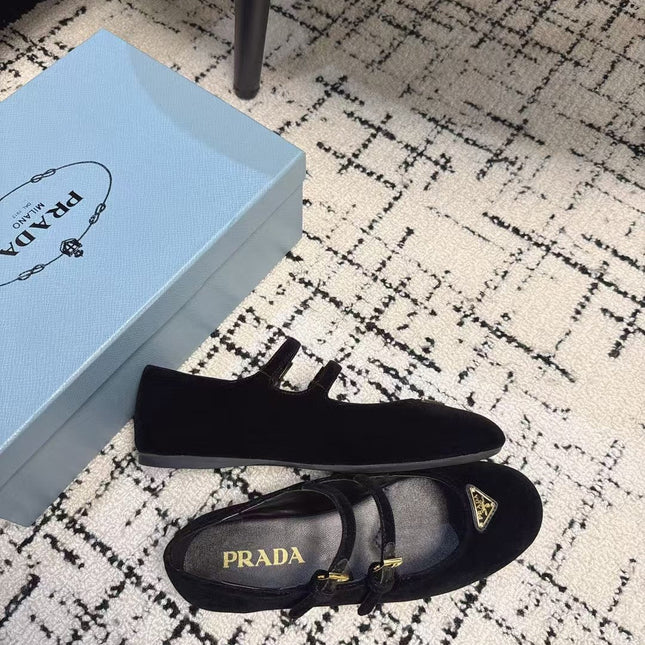MARY JANE FLAT WITH TRIANGLE LOGO IN BLACK VELVET