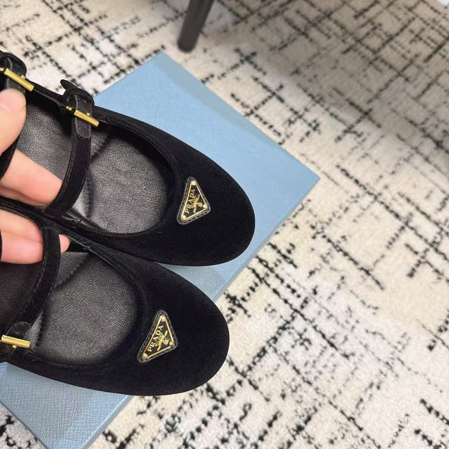 MARY JANE FLAT WITH TRIANGLE LOGO IN BLACK VELVET