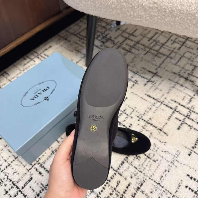 MARY JANE FLAT WITH TRIANGLE LOGO IN BLACK VELVET