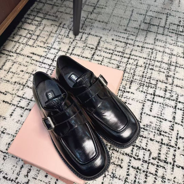 SQUARE TOE OXFORD IN BLACK SHINY CALFSKIN