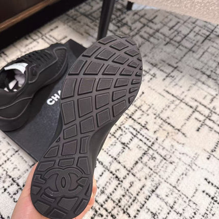 CLASSIC SNEAKERS IN BLACK SHEEPSKIN