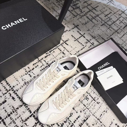 CLASSIC SNEAKERS IN WHITE SHEEPSKIN