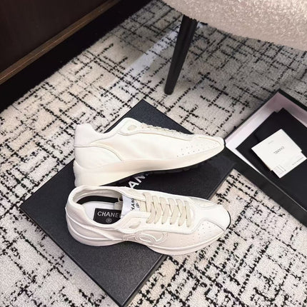 CLASSIC SNEAKERS IN WHITE SHEEPSKIN