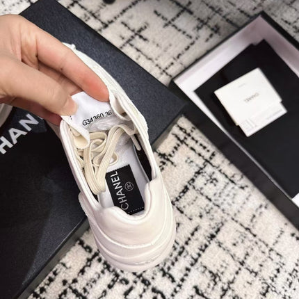 CLASSIC SNEAKERS IN WHITE SHEEPSKIN