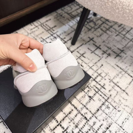 CLASSIC SNEAKERS IN SILVER SHEEPSKIN