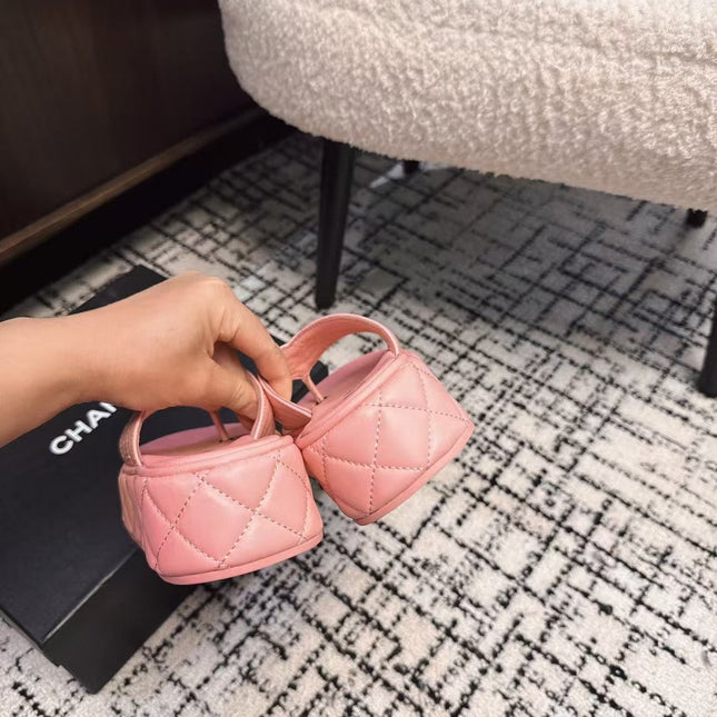 THICK-SOLED THONG SLIPPERS IN BRIGHT PINK CALFSKIN