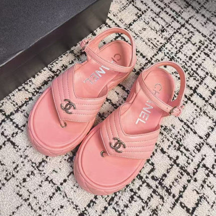 THICK-SOLED THONG SANDAL IN BRIGHT PINK LAMBSKIN