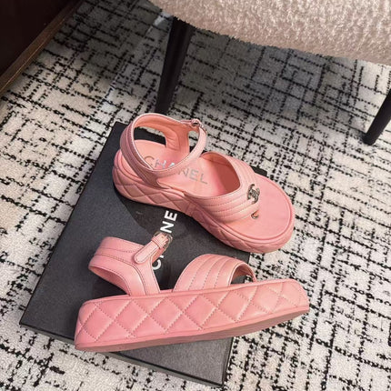 THICK-SOLED THONG SANDAL IN BRIGHT PINK LAMBSKIN