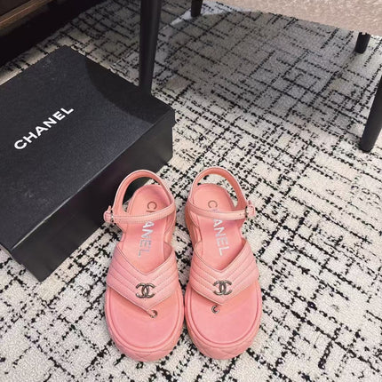 THICK-SOLED THONG SANDAL IN BRIGHT PINK LAMBSKIN