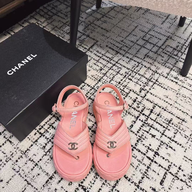 THICK-SOLED THONG SANDAL IN BRIGHT PINK LAMBSKIN