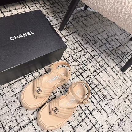 THICK-SOLED THONG SANDAL IN MACAROON BEIGE LAMBSKIN