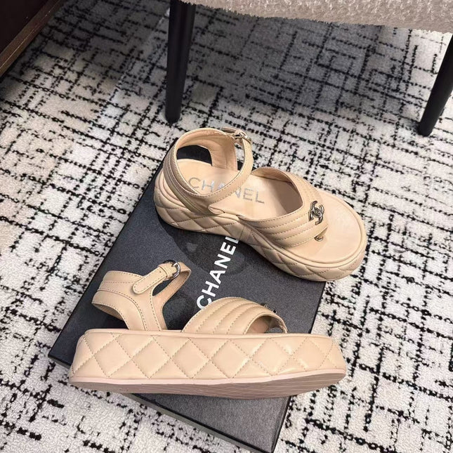 THICK-SOLED THONG SANDAL IN MACAROON BEIGE LAMBSKIN