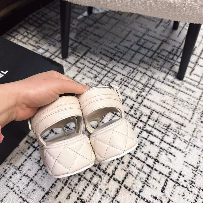 THICK-SOLED THONG SANDAL IN WHITE CREAM LAMBSKIN