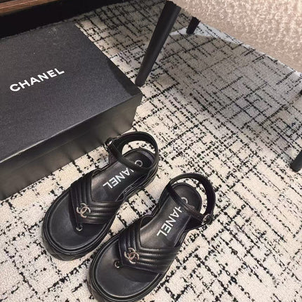 THICK-SOLED THONG SANDAL IN BLACK LAMBSKIN