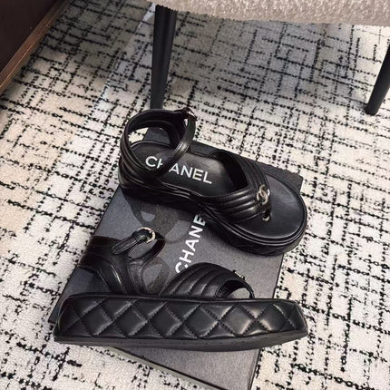 THICK-SOLED THONG SANDAL IN BLACK LAMBSKIN