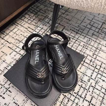 THICK-SOLED THONG SANDAL IN BLACK LAMBSKIN