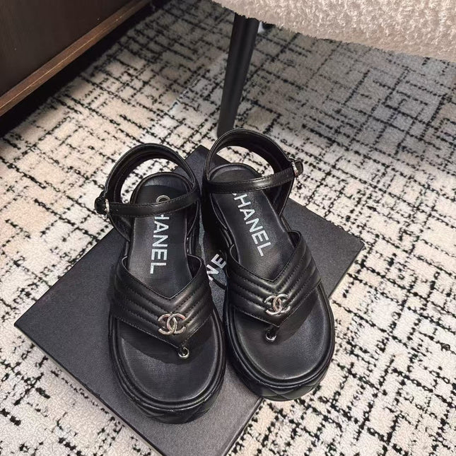 THICK-SOLED THONG SANDAL IN BLACK LAMBSKIN