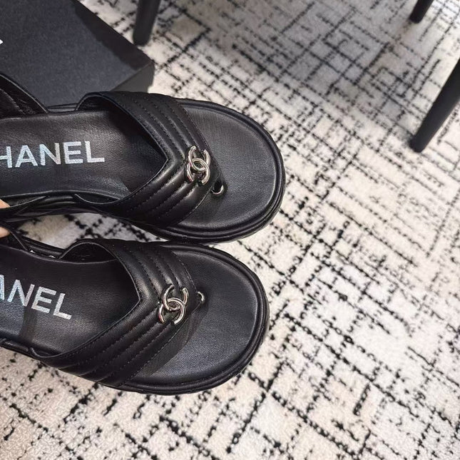 THICK-SOLED THONG SANDAL IN BLACK LAMBSKIN