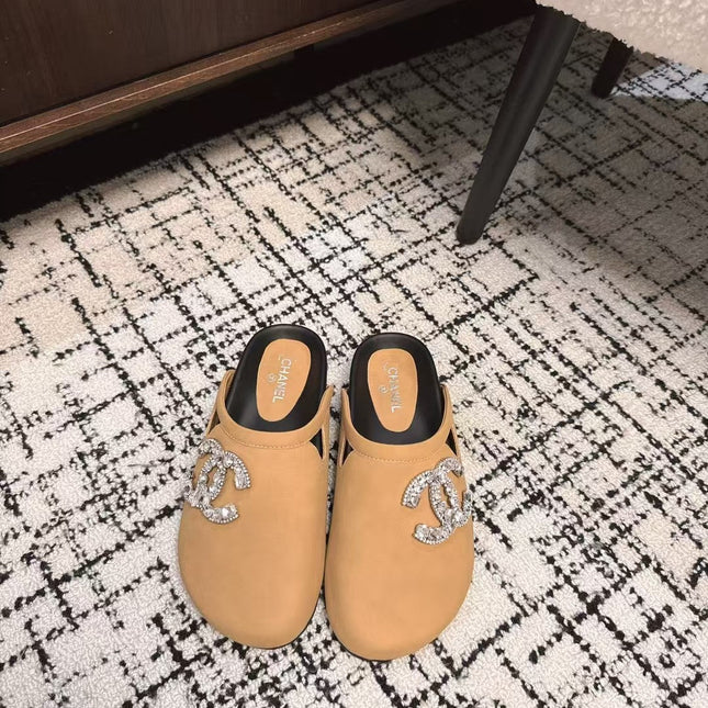 FLAT MULE IN SEPIA BEIGE CALFSKIN