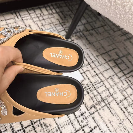 FLAT MULE IN SEPIA BEIGE CALFSKIN